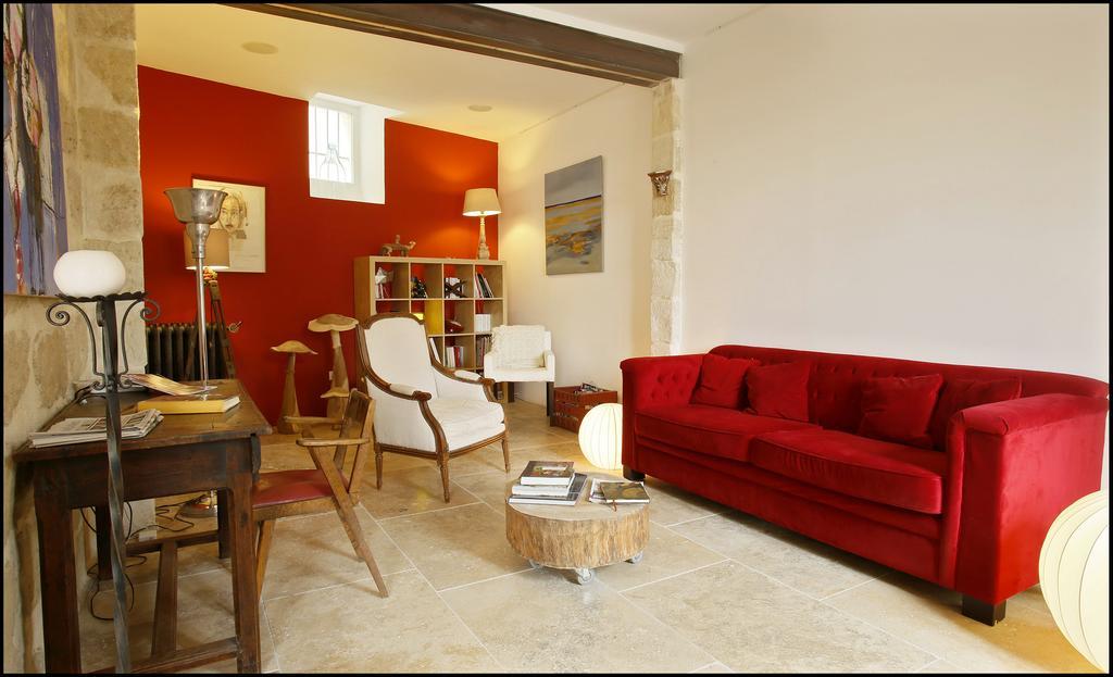 La Maison Rouge D'Uzes B&B Exterior foto